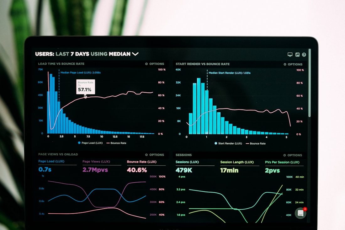 超凡国际 APP 数据与赛况界面示意